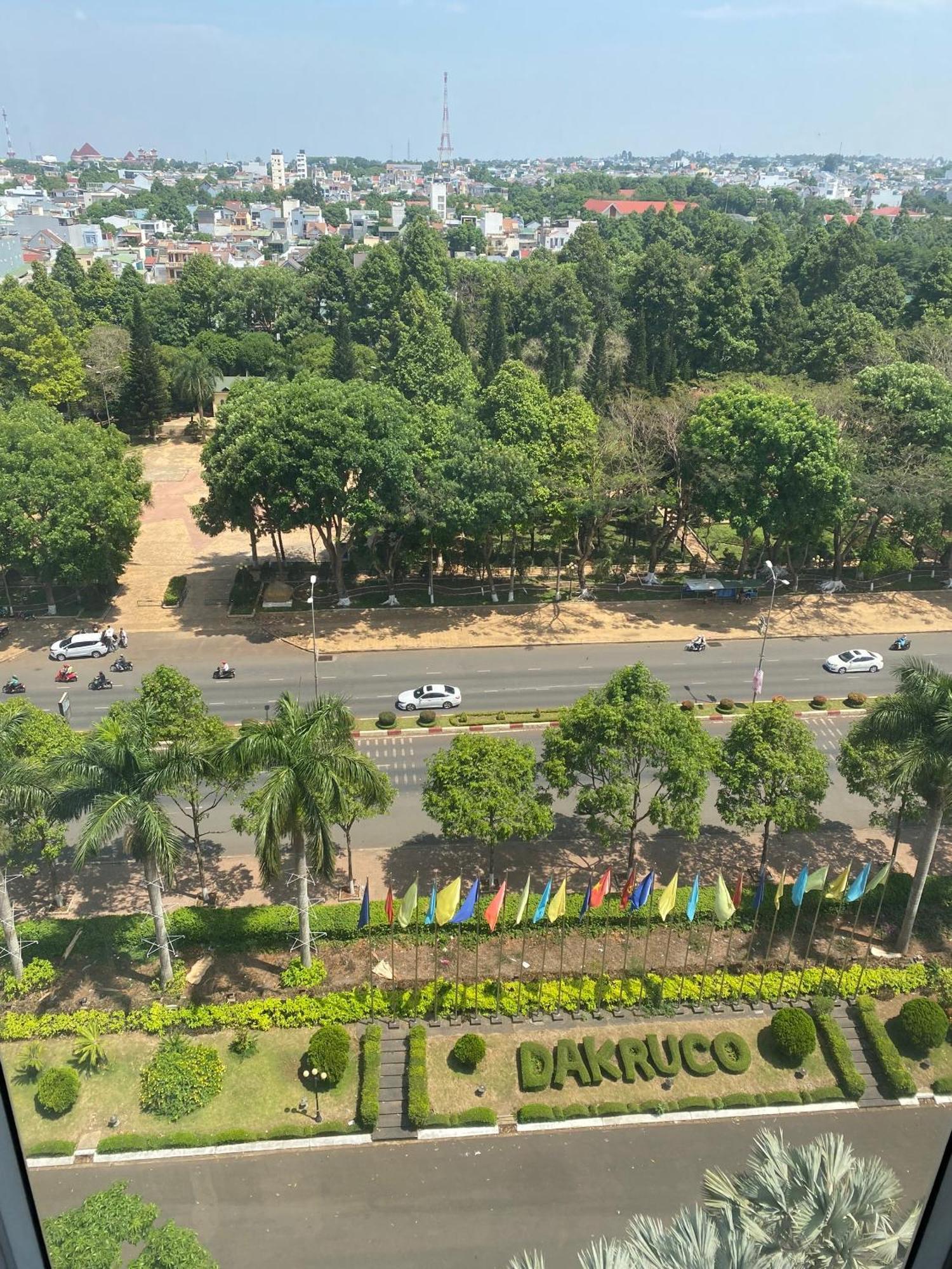 Dakruco Hotel Buon Ma Thuot Kültér fotó