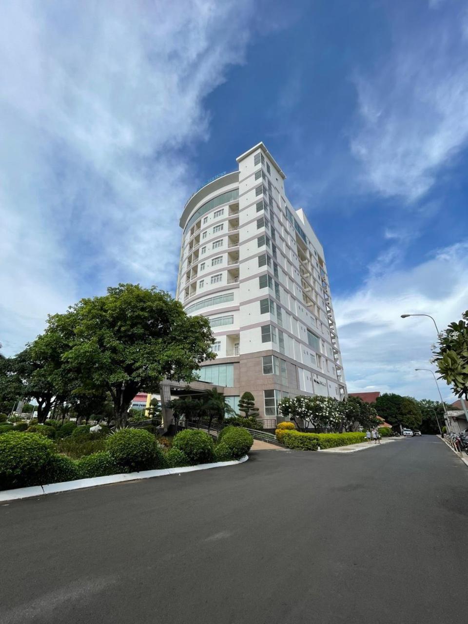 Dakruco Hotel Buon Ma Thuot Kültér fotó