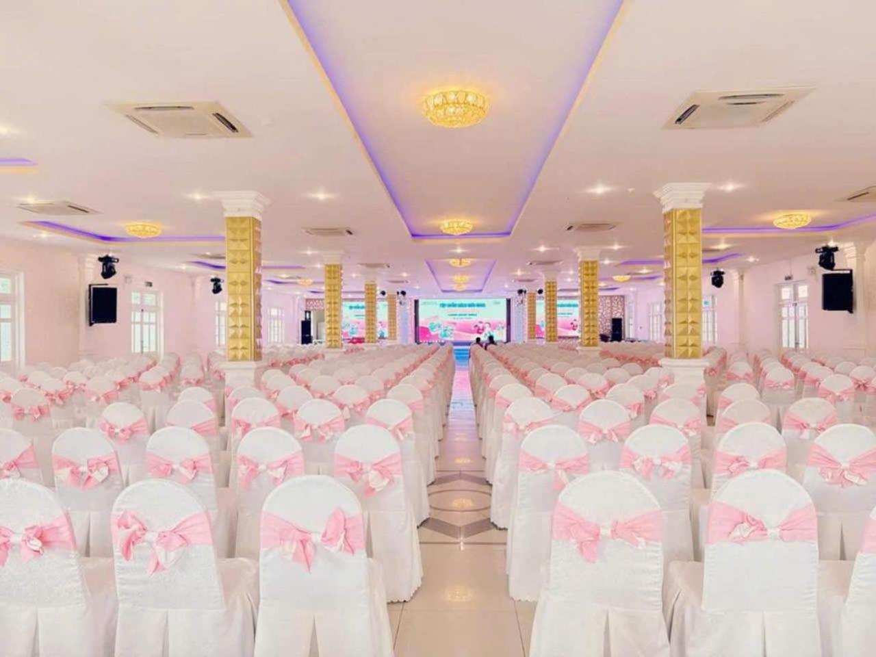 Dakruco Hotel Buon Ma Thuot Kültér fotó
